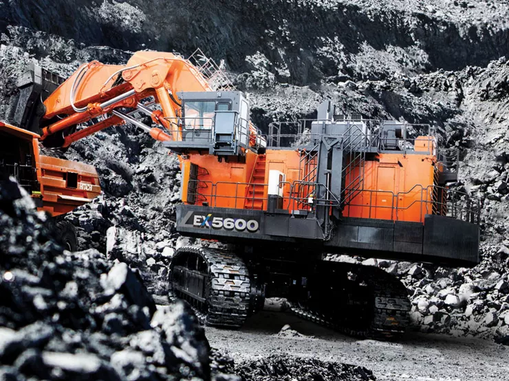 Pelle minière Hitachi EX5600-7 en exploitation
